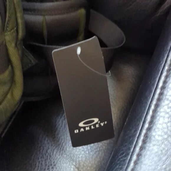 Oakley Kitchen Sink backpack Brand New with tags - Picture 13 of 16